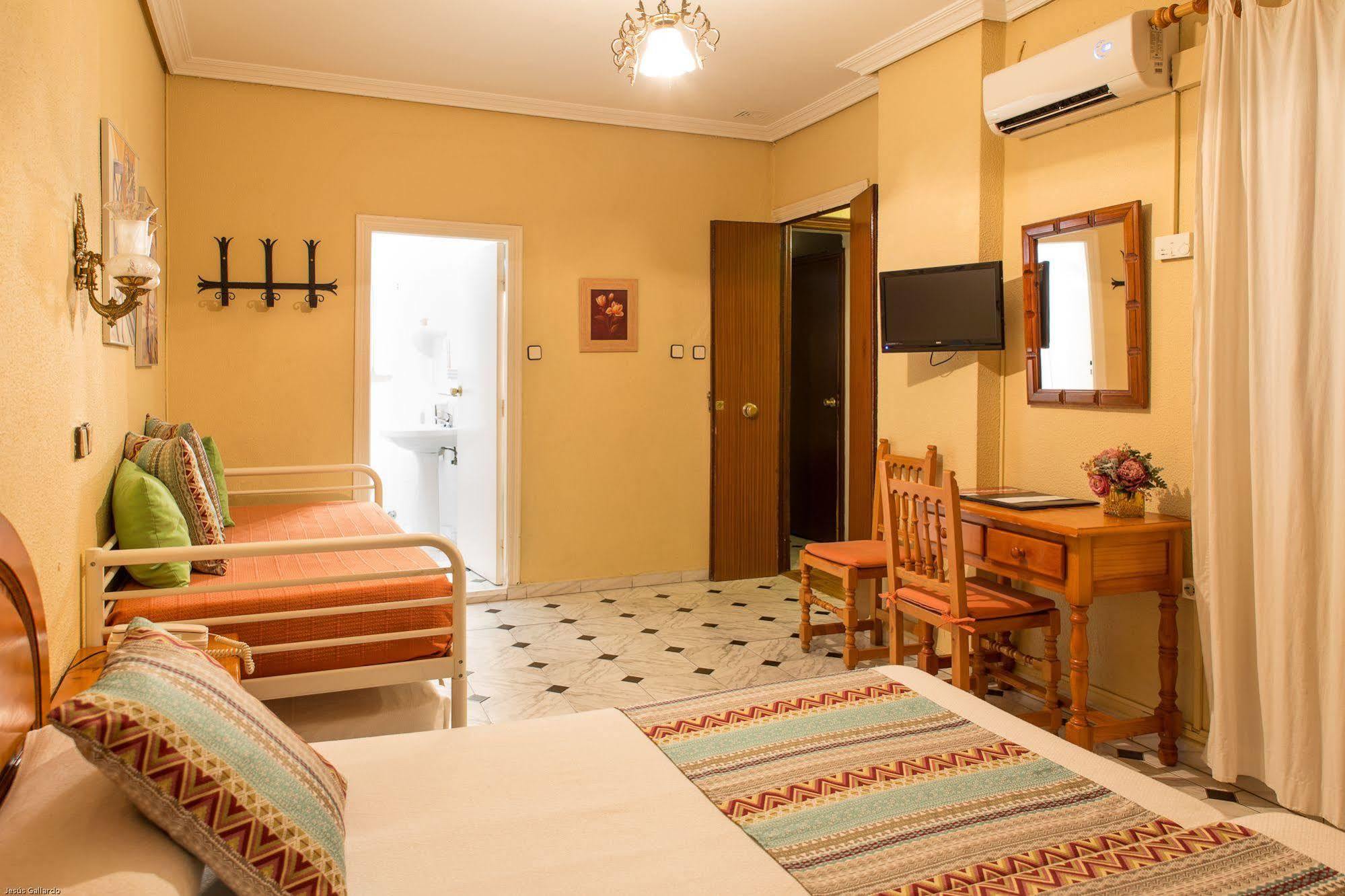 Bed & Breakfast Naranjo Seville Luaran gambar